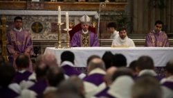 ദിവ്യബലി മദ്ധ്യേ 