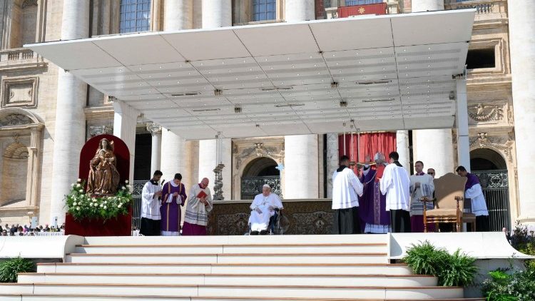 Popiežius Šv. Petro aikštėje 