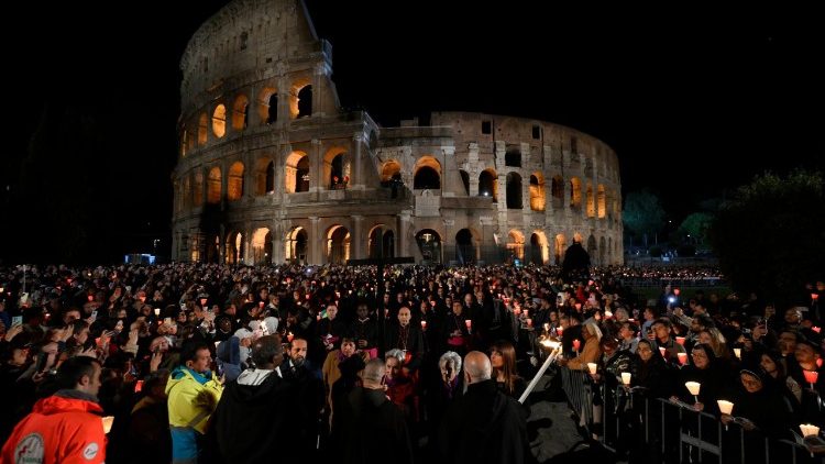 Droga Krzyżowa w Koloseum 18 kwietnia 2025 roku