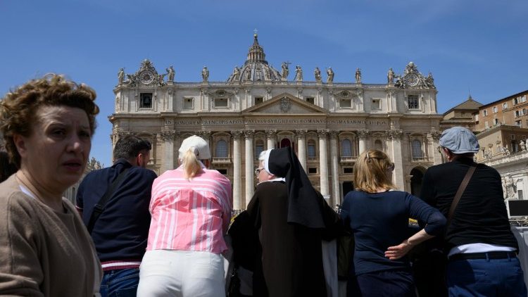 Trauer auf dem Petersplatz