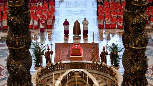 Церковь прощается со своим пастырем