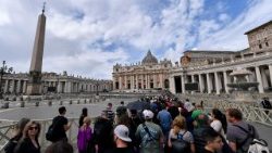 Omagiul credincioșilor adus regretatului papă Francisc