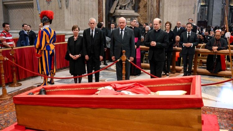 Hayati Baba Mtakatifu chombo na mjumbe wa matumaini