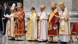 Keleti katolikus püspökök a szentmisén 