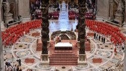 Kardinali Giovanni Battista Re, Dekano wa Baraza la Makardinali, Jumatano tarehe 7 Mei 2025 ameongoza Ibada ya Misa Takatifu kwa ajili ya Uchaguzi wa Khalifa wa Mtakatifu Petro.