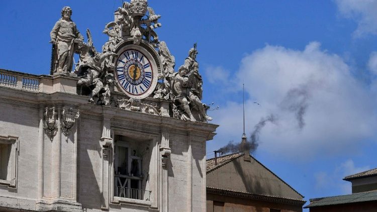 Seconda fumata nera al Conclave
