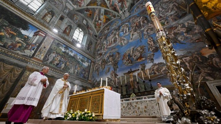 Sveti oče med mašo v Sikstinski kapeli, 9. maja 2025
