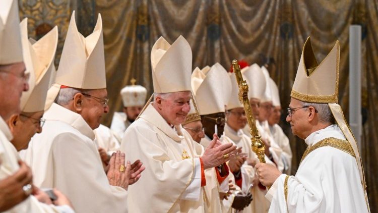 León XIV en la Misa celebrada con los cardenales en la Capilla Sixtina 