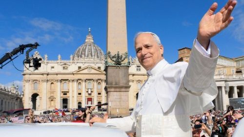 Leão XIV inicia seu ministério: "É a hora do amor! Olhem para Cristo e aproximem-se Dele"