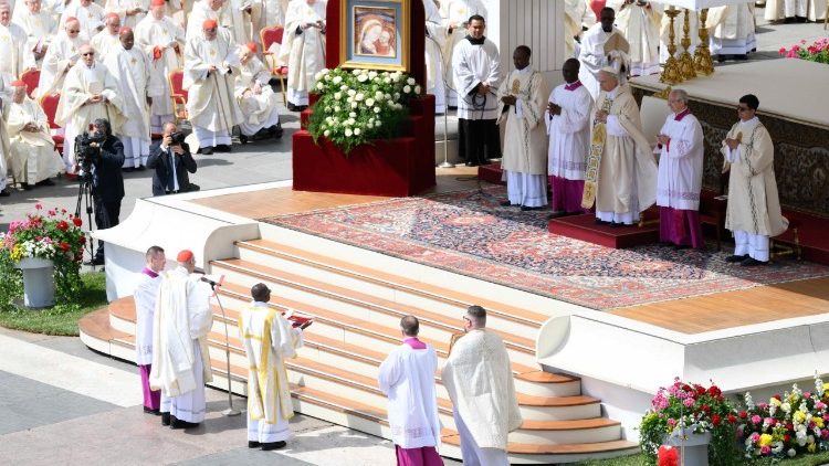 البابا لاوُن الرابع عشر: أحلم بكنيسة تكون خميرة في عالم متصالح