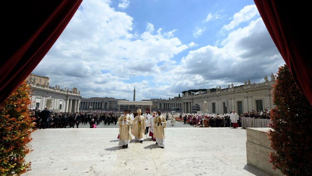 Santa misa de inicio del ministerio petrino del Papa León XIV, 18 de mayo de 2025.