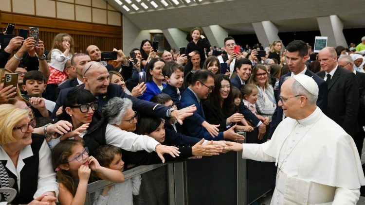 Đức Thánh Cha tiếp nhân viên Giáo triều Roma, Thành Vatican và Tòa Giám quản Roma