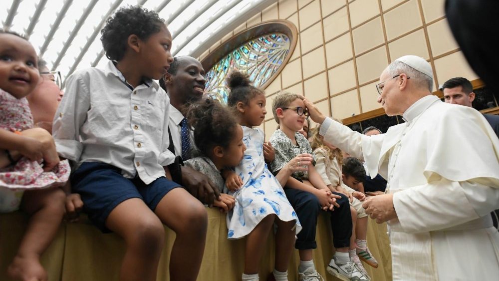 Папа падчас аўдыенцыі для Рымскай курыі і структур Ватыкана