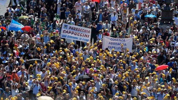 Waamini katika Uwanja wa Mtakatifu Petro