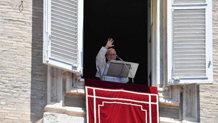 Papież Leon XIV podczas modlitwy Regina Caeli