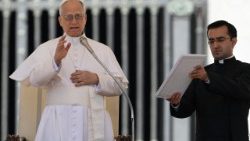 Leon XIV podczas audiencji ogólnej 28 maja