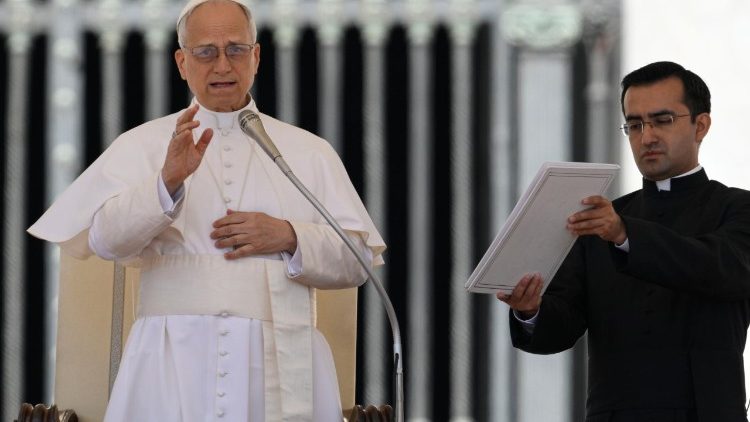 Leon XIV podczas audiencji ogólnej 28 maja