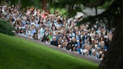 அன்னையின் திருத்தலம் ஒன்றில் கூடியுள்ள வியட்நாம் கிறிஸ்தவர்கள் 