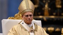 Popiežius Leonas XIV su palijumi