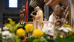 Rais Pedro Sánchez Pérez-Castejón wa Hispania ametumia fursa hii, kumwalika Baba Mtakatifu Leo XIV kutembelea nchini Hispania. 