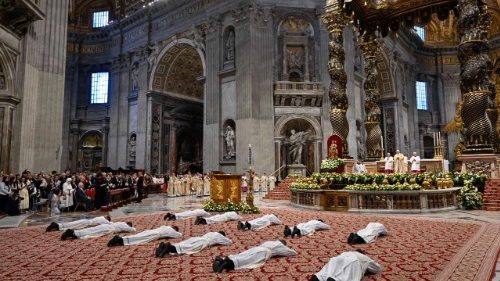 Папа да святароў: мы не дасканалыя, але павінны быць вартымі даверу