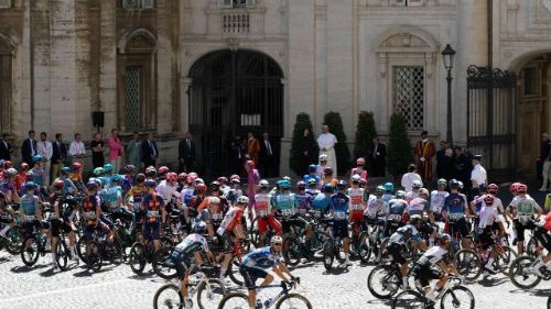 Leon XIV pozdrowił kolarzy Giro d'Italia: Dbajcie o ciało i o ducha