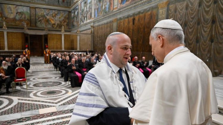 Il saluto del Papa al presidente della Federazione delle Comunità ebraiche in Romania Vexler
