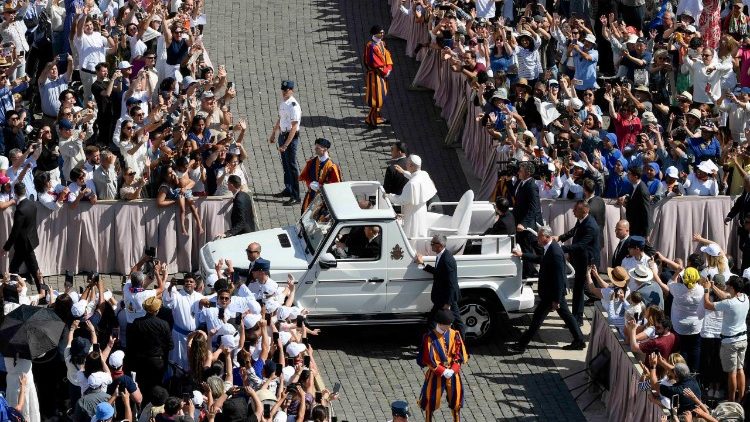 Umati ndani ya Katekesi