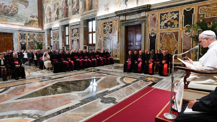 البابا لاوُن الرابع عشر يستقبل موظّفي أمانة سرِّ دولة حاضرة الفاتيكان