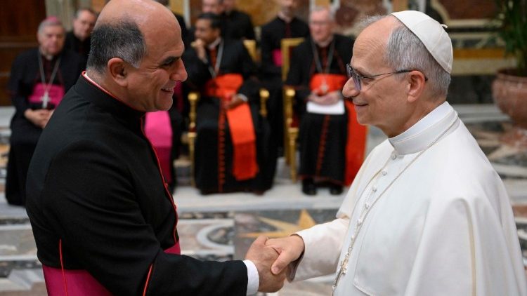 Папата с монсеньор Йовко Пищийски