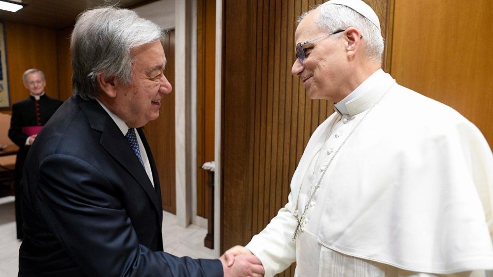 Papa Leão XIV com o secretário-geral da Organização das Nações Unidas, Sr. António Guterres.