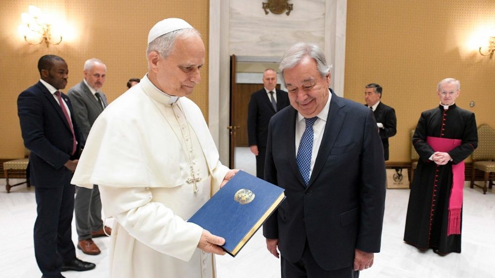 Papa Leão XIV com o secretário-geral da Organização das Nações Unidas, Sr. António Guterres.