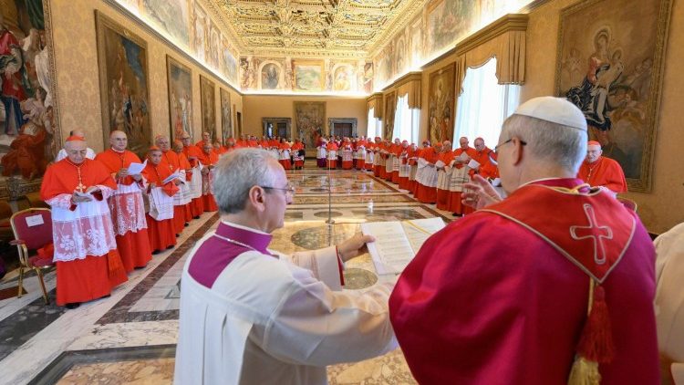 Fumbo  la Utatu Mtakatifu ni kiini cha imani na mafumbo ya Kanisa