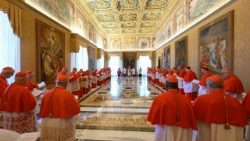 Tafakari ya Liturujia ya Neno la Mungu Sherehe ya Fumbo la Utatu Mtakatifu Kiini cha Imani na Mafumbo ya Kanisa.