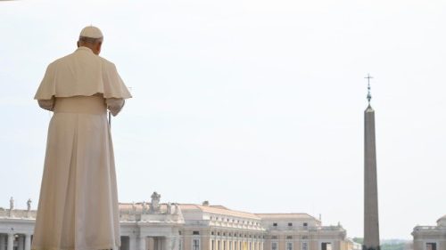 Il Papa all'Angelus: preghiamo per la pace in Medio Oriente, Ucraina e nel mondo intero