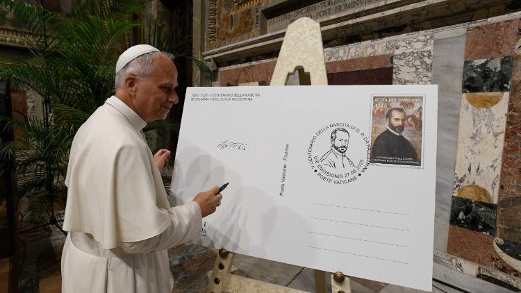 Il Papa e l'emissione filatelica ufficiale per il 500.mo anniversario della nascita di Giovanni Pierluigi da Palestrina