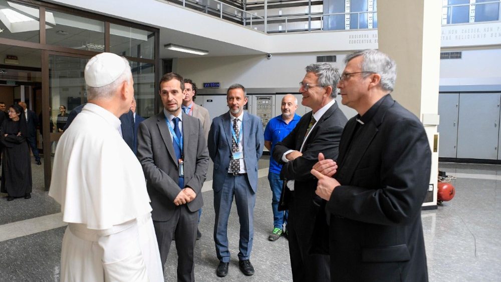 Візіт у ватыканскі радыёцэнтр у Санта-Марыя-дзі-Галерыя