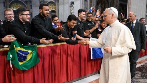 Aos seminaristas, Papa indica oração e discernimento contra o narcisismo