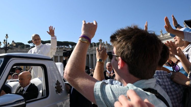 Обща аудиенция на площад "Свети Петър"