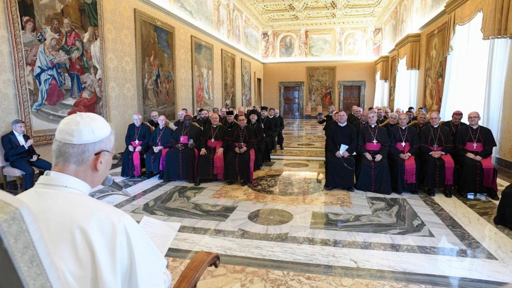 Леў XIV з біскупамі-рэдэмптарыстамі і скалабрыніянамі