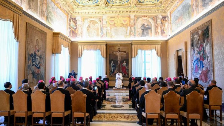 Папа Лъв XIV с епископите Скалабрини и Редемптористи