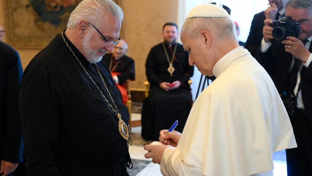 Леў XIV з біскупамі-рэдэмптарыстамі і скалабрыніянамі