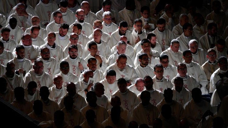 Kunigų šventimai šv. Petro bazilikoje (2025 m.)