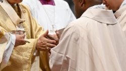 FILE PHOTO: Pope Leo to ordain 10 new priests on Sunday April 26