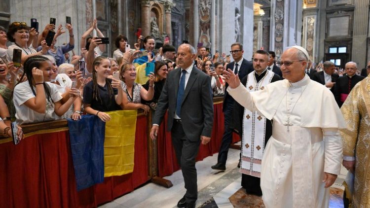 Papież pozdrawiający pielgrzymów z Ukrainy