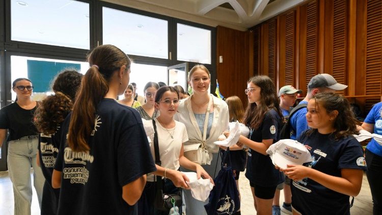 Watoto wakiwa katika kipindi cha malezi na makuzi mjini Vatican