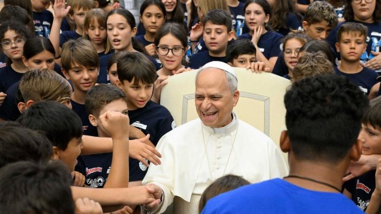 Papa Leone XIV in visita al Centro Estivo Vaticano