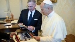 Popiežius ir Kolumbo riterių vadovas