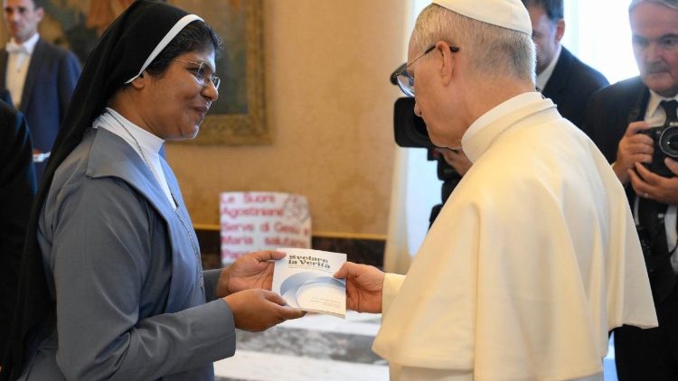 The Pope meets the Augustinian Sisters Servants of Jesus and Mary