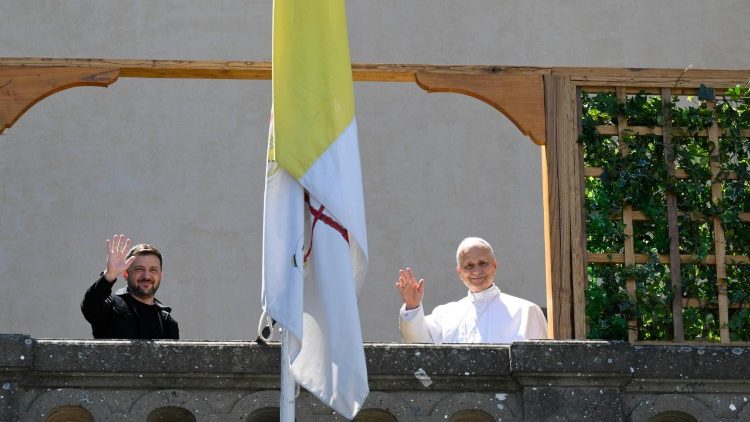 Le pape et le président depuis le balcon de la Villa Barberini